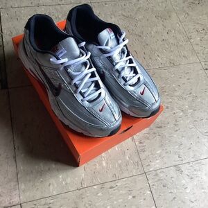 Nike initiator size 11